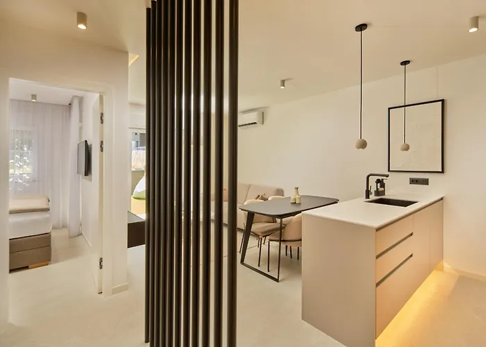 Cro-lo Garden Apartment Split